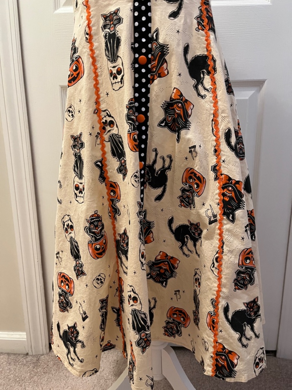 Vintage-Inspired Sourpuss Halloween Print Halter Dress in Cream, Orange & Black - Picture 6 of 16